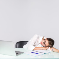 5 Dampak Negatif Overworking pada Kesehatan Mental dan Fisik