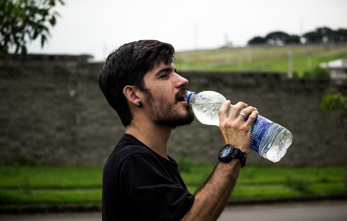 Selalu minum air setiap saat | pexel.com