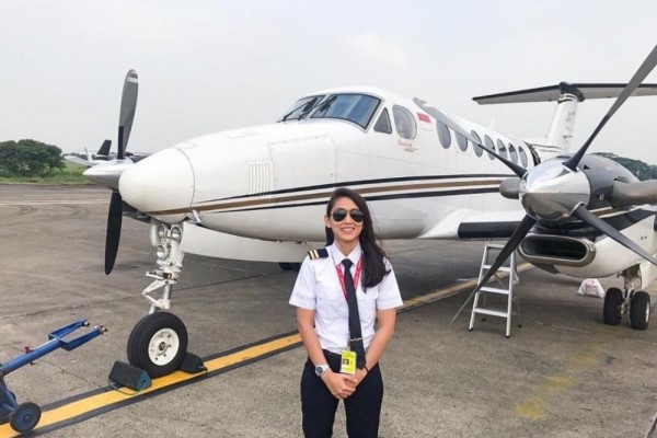 Athira Farina, Pilot Perempuan Indonesia 