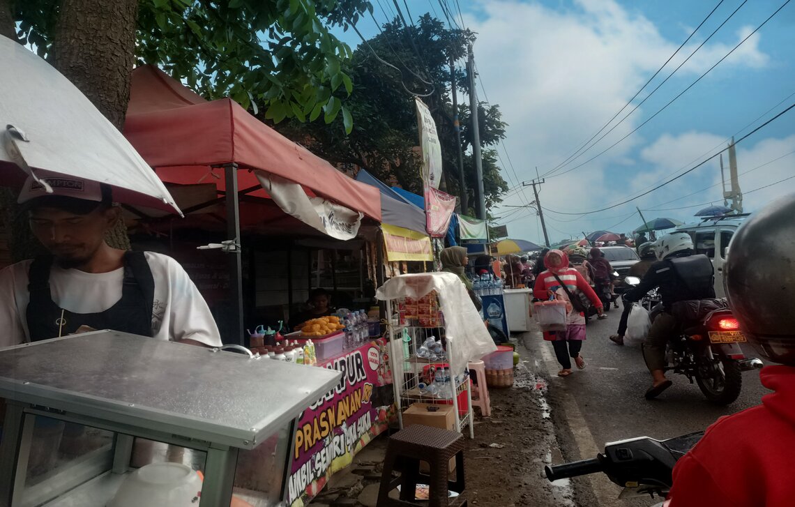 Para Pedagang di Pinggir Jalan | Dokumentasi Pribadi