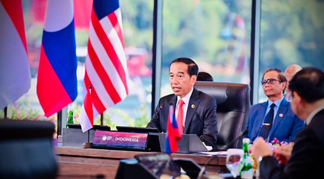 Presiden Jokowi Memimpin KTT ASEAN ke-42 (Dok. Setpres)