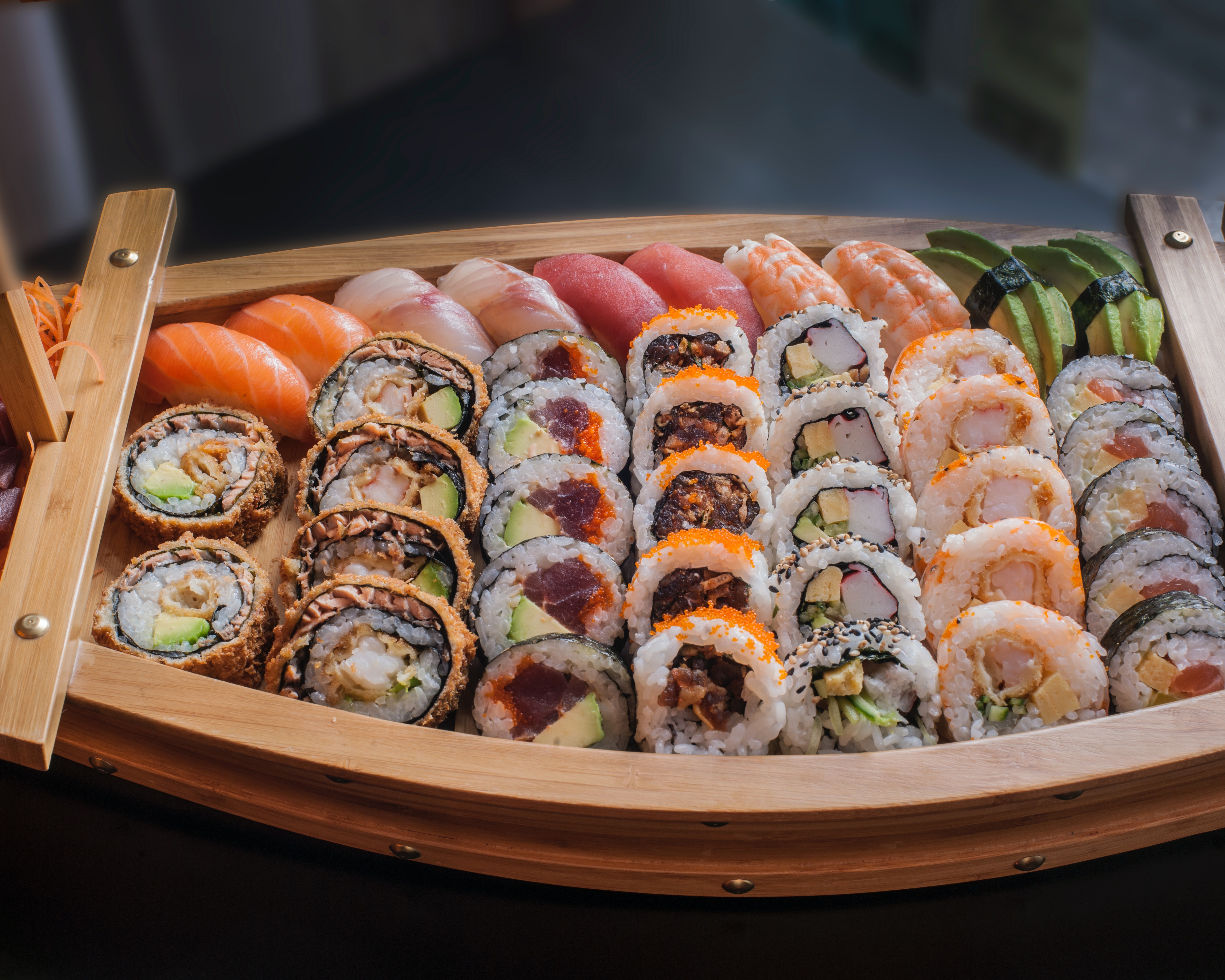 Sushi adalah salah satu makanan kebanggan orang Jepang
